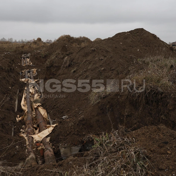 Под землей скрывались старые трубы | Источник: Евгений Софийчук / NGS55.RU