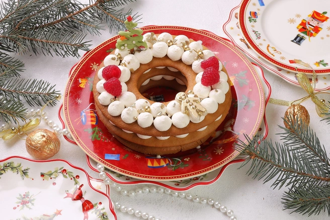 Тонкие медовые коржи отлично сочетаются с нежным кремом | Источник: «Своя Компания»