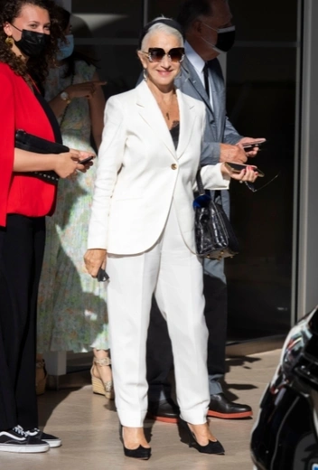 Хелен Миррен в Каннах | marieclaire.ru