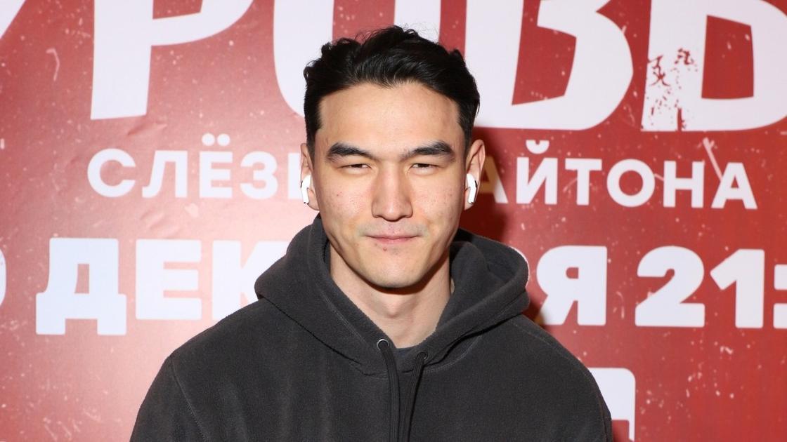 Комику Нурлану Сабурову запретили въезд в Россию на 50 лет