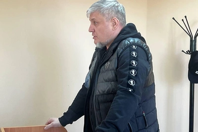 Обского депутата Дарвина приговорили к двум годам колонии