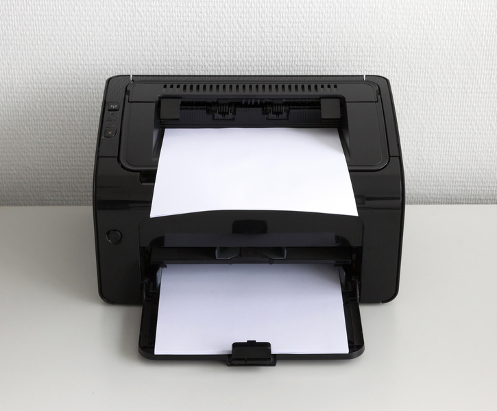 Как принтер захватывает один лист из толстой пачки?
