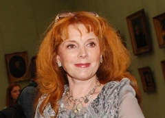 Клара Новикова о своей пропаже из медийного пространства и молодом любовнике