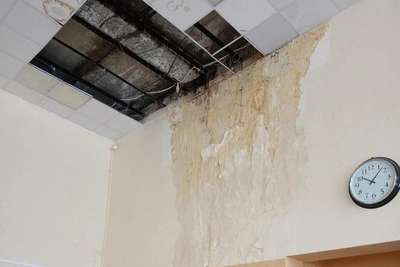 Жители Асбеста показали разваливающийся автовокзал