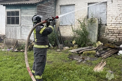 За сутки в Должанском районе потушили четырёхквартирный дом
