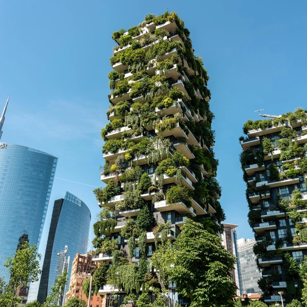Bosco Verticale (2014) | Источник: Radu Bercan via Shutterstock/Fotodom.ru