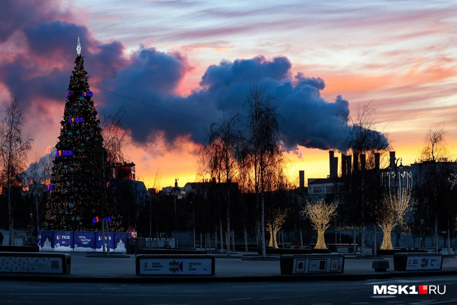 Наш фотокорреспондент успел заснять живописное утро в самом центре столицы | Источник: Артем Устюжанин / MSK1.RU 