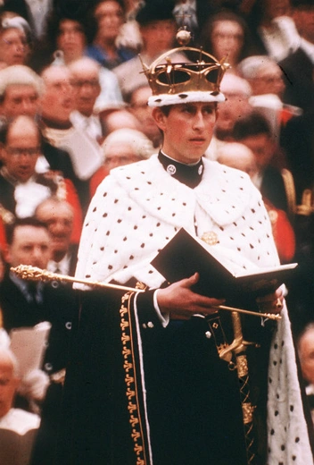 Принц Чарльз во время церемонии коронации