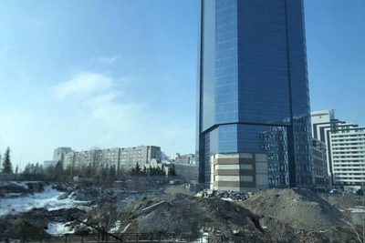 На площади Мира у высотки КАТЭК построят парковку