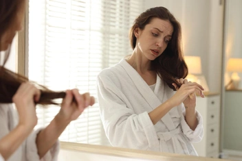 «Я некрасивая, с короткими ногами и уродливыми руками. Из-за этого не могу найти работу и отношения»