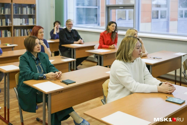 Депутат говорит, что некоторые родители тратят на собрание 2-3 часа с учетом дороги | Источник: Артем Устюжанин / MSK1.RU