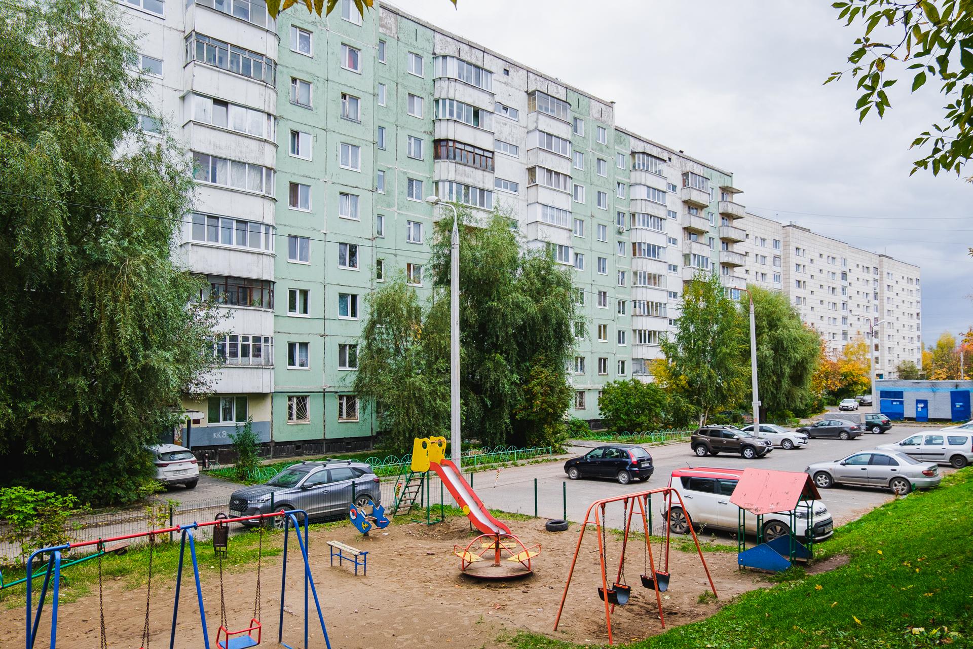 «Зимой только одна беда — могилы видно». Пермяк рассказал, как живется в доме на «Зеленке», где укрепляли склон, чтобы он не сполз
