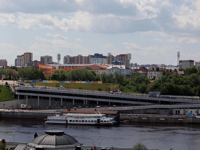 Помимо стадиона, в Городище расположены дорогие дома. Репортаж оттуда также публиковался (посмотреть). | Источник: Ирина Шарова / 72.RU
