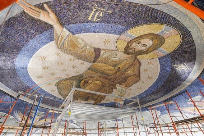 Главная мозаика под куполом храма уже готова | Источник: Валерий Звонарёв