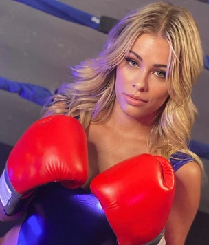 Секс-символ MMA Пэйдж Ванзант показала фанатам фото в бикини (а мы покажем их тебе)