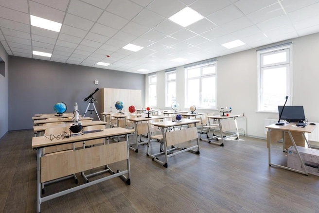 Внутри&nbsp;— современные классы и лаборатории | Источник: «Энергожилстрой»