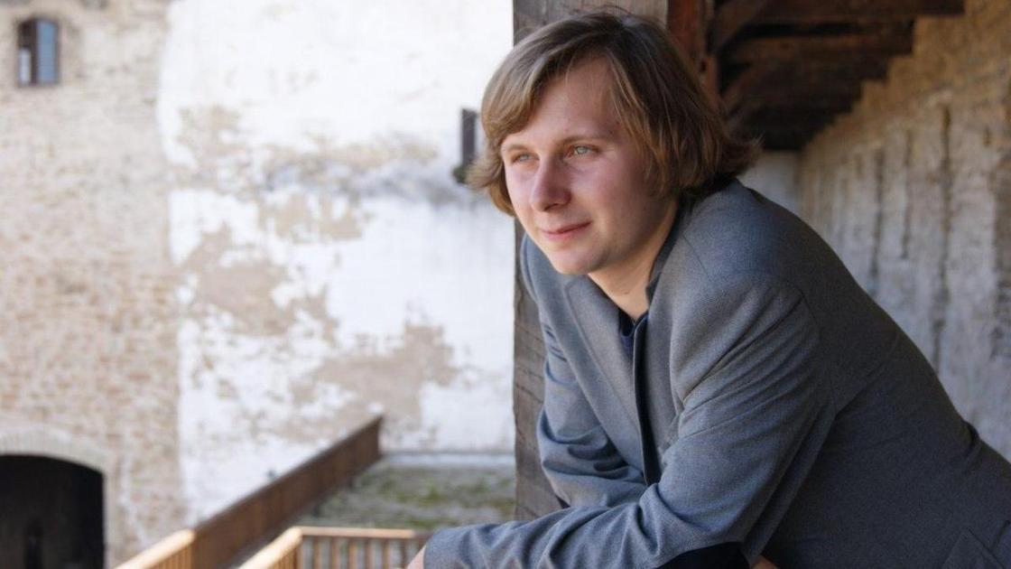 Замерзший насмерть в Карелии дирижер Петр Гайдуков был с девушкой&nbsp;&mdash; она его бросила и ушла