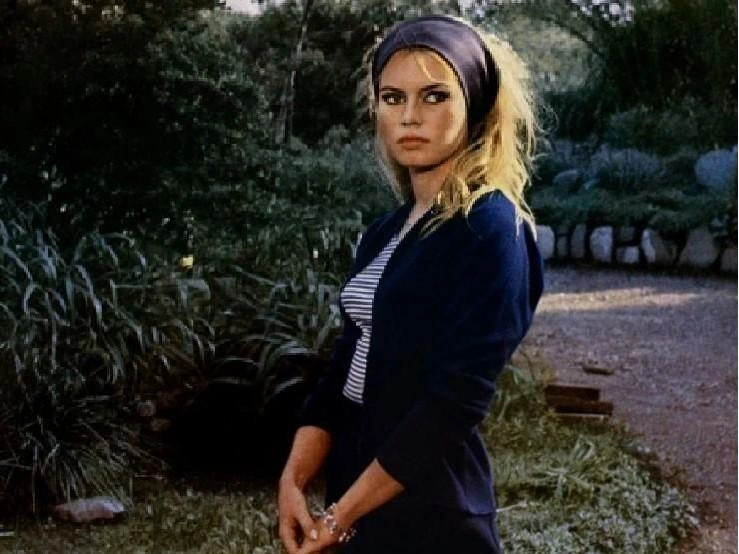 Любоваться на красавицу Брижит теперь можно на большом экране | Источник: kinopoisk.ru