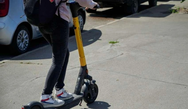 Власти города совместно с компаниями кикшеринга принимают меры по минимизации случаев злоупотреблений | Источник: nk-tv.com