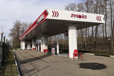 В Кузбассе бензин на АЗС «Лукойл» подешевел на 10%