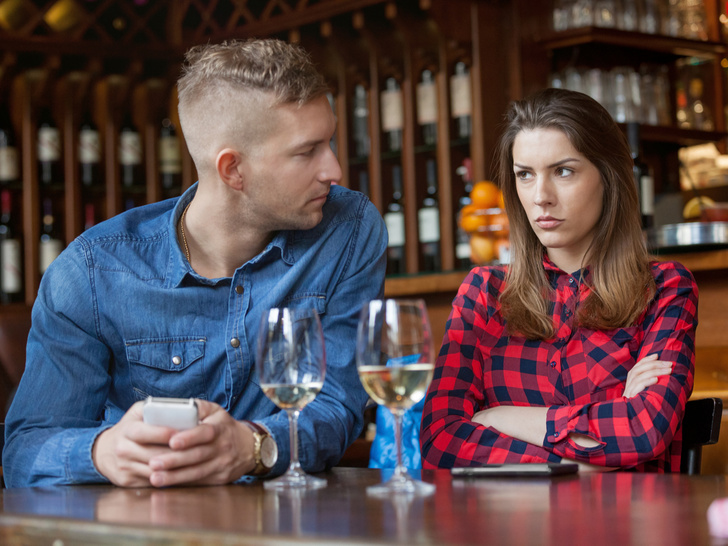 13 ситуаций, которые должны насторожить в начале отношений