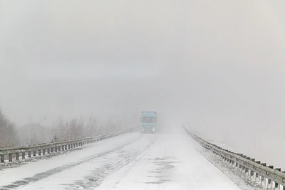 Снежный ад на трассе: видео метели у Усолья-Сибирского