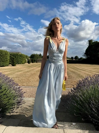 В чем встречать Новый год 2026 Красной Огненной Лошади: рекомендации по знакам Зодиака