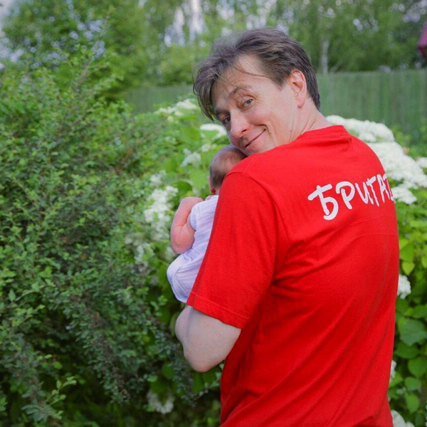 Папина принцесса! Сергей Безруков светится от счастья рядом с новорожденной дочкой