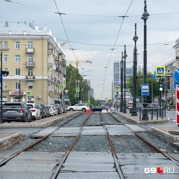 На Белинского рельсы выровнены не везде | Источник: Василина Любимова / 59.RU