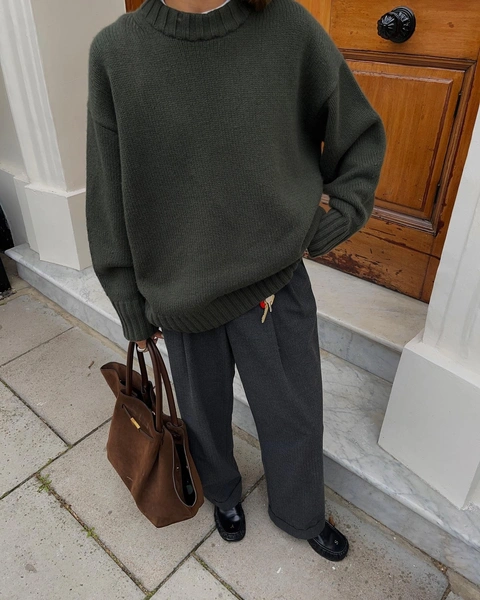 Источник: @chloehayward_