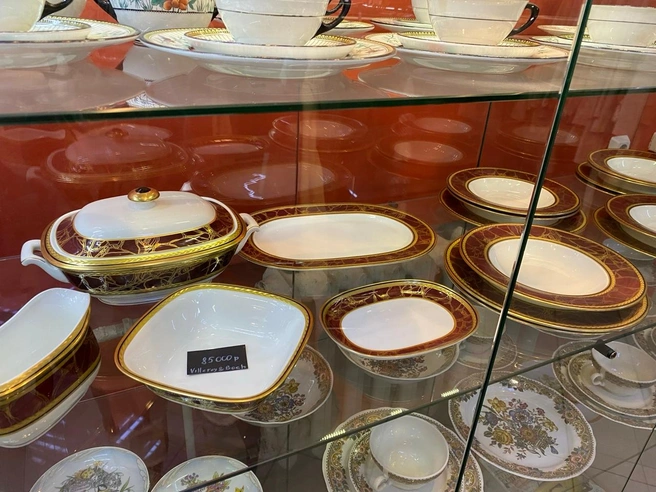 Сервиз от немецкой компании villeroy & boch, которая изготавливает посуду премиум-качества | Источник: Ирина Господаренко / NGS22.RU
