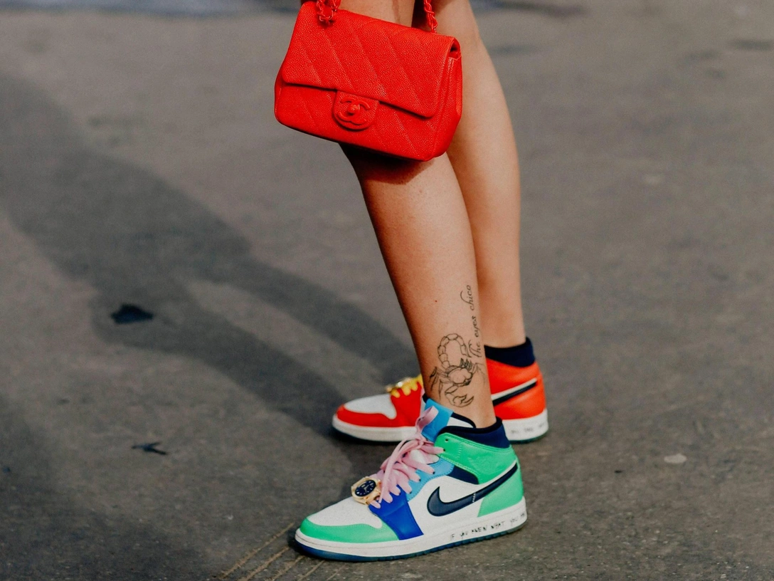 Где купить кроссовки в России: 7 модных брендов на любой вкус и бюджет | marieclaire.ru