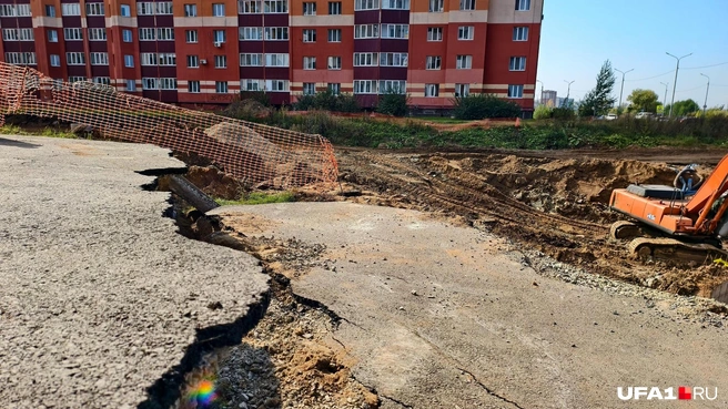До ближайших домов меньше полусотни метров | Источник: Булат Салихов / UFA1.RU