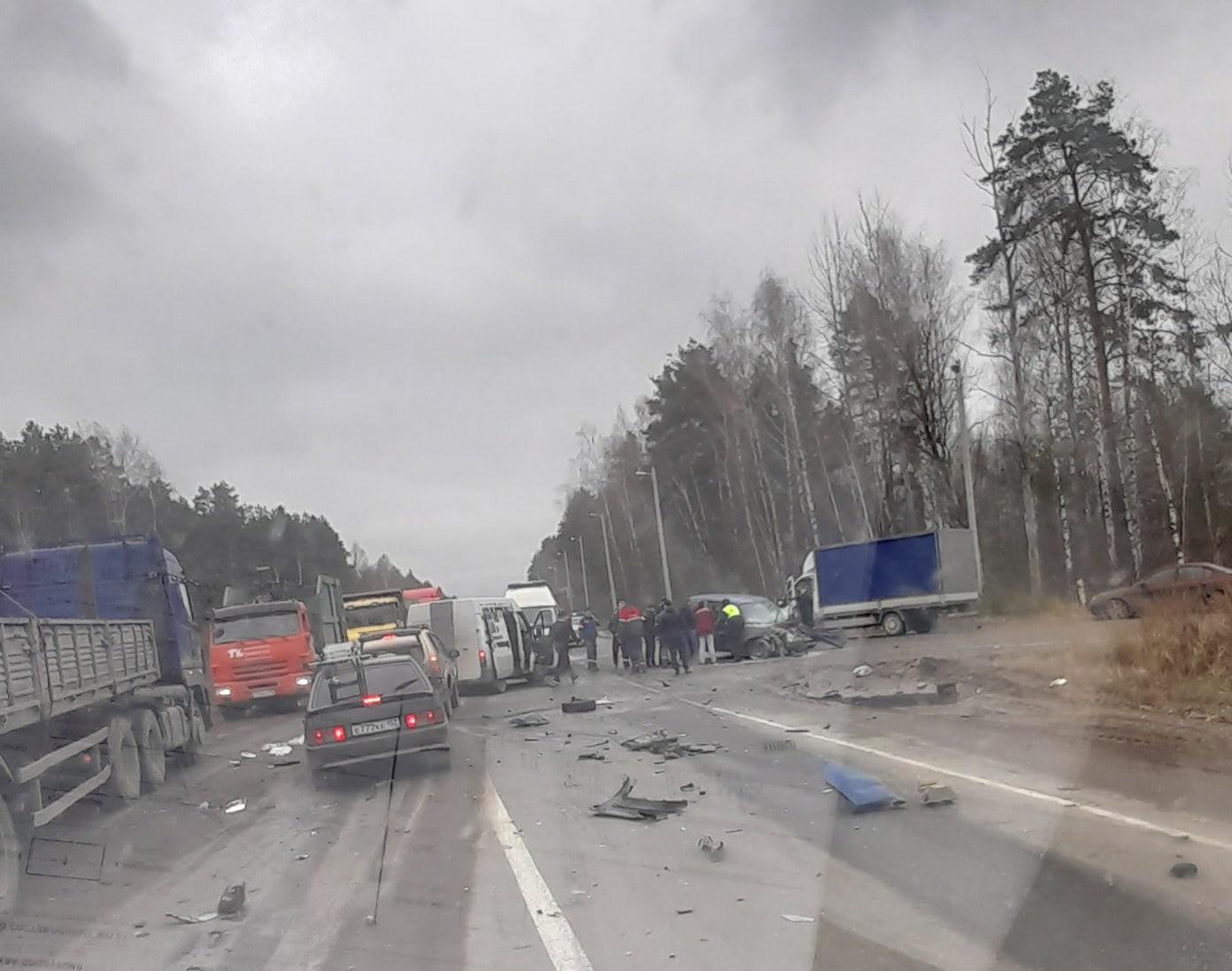 Авария под нижним Новгородом. ДТП на трассе м7 сегодня в Нижегородской. Авария в выксе сегодня