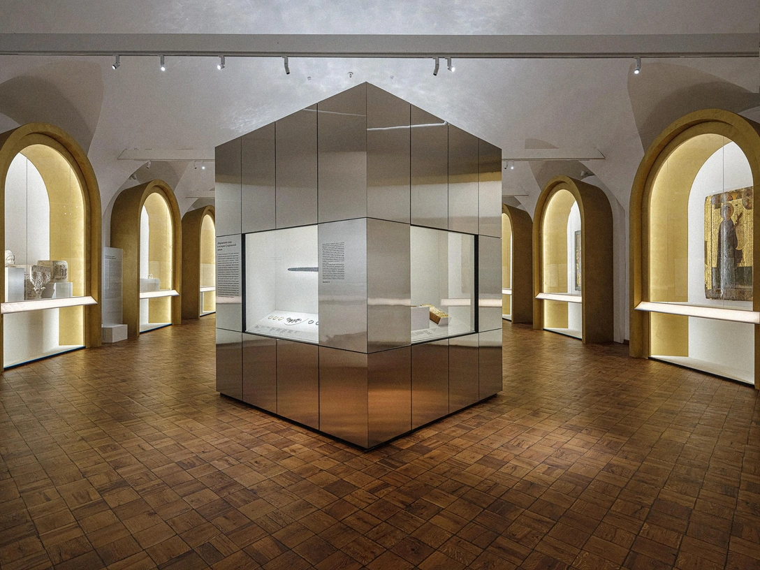 Экспозиция выставки «Русский Феникс. Суздальская земля», первый зал. | Источник: vladmuseum.ru