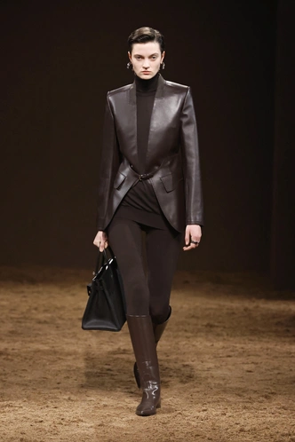 Эспрессо вместо черного: почему все модные девушки перешли на коричневые колготки