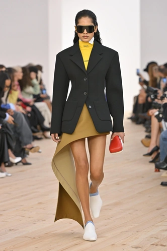 Трендовые сумки на весну-лето 2026 года: гид по самым стильным вариантам