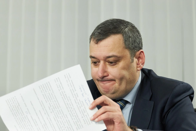 Александр Хинштейн ехал на встречу с жителями | Источник: Роман Данилкин / 63.RU