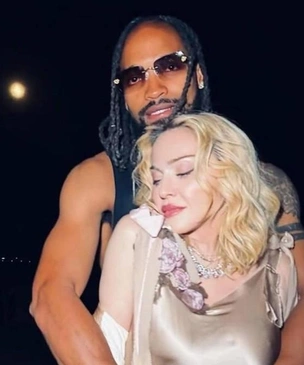 Мадонна выходит замуж за Акима Моррисома: он младше поп-королевы на 37 лет (фото)