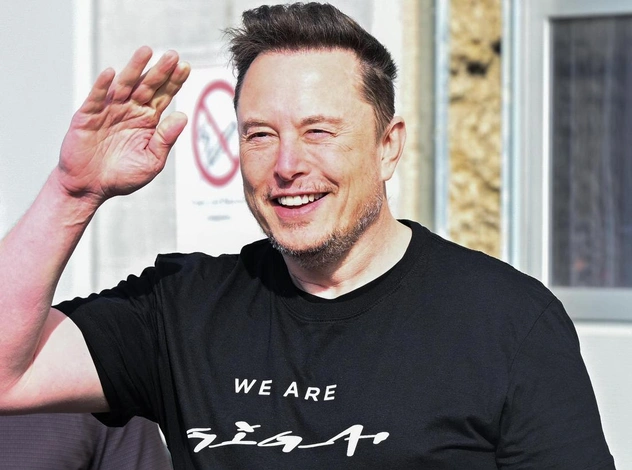 Илон Маск прогулялся со своим сыном по заводу Tesla в Германии