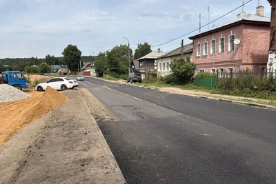 Юрий Соловьёв следит за ремонтом дороги в Боровском округе