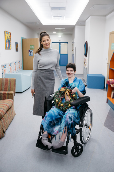 Красавицы с добрым сердцем: победительницы «Мисс Россия» навестили детский хоспис «Дом с маяком»