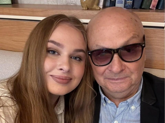 Разница между ними&nbsp;— 51 год | Источник: _mikdarya_ / Instagram (экстремистская организация, деятельность запрещена на территории РФ)