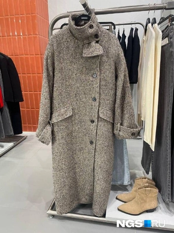 Пальто 38&nbsp;980 рублей | Источник: Алёна Золотухина / NGS.RU 