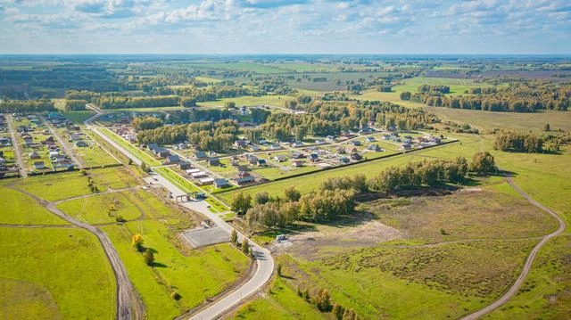 Экопоселок расположен чуть южнее Верх-Тулы по Ордынскому шоссе | Источник: «Сибирские просторы»