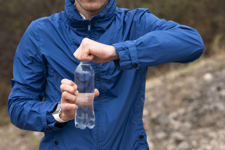 Как правильно пить воду: 7 неочевидных ошибок, которые мы совершаем