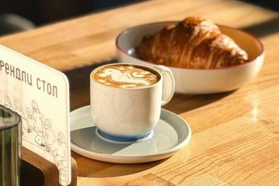 Two Carnations at the Door: Closure of Rostov Coffee Shop Sparks Scandal