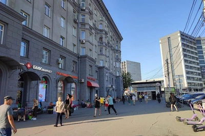 Свои дороже тепличных: цены на овощи на площади Калинина