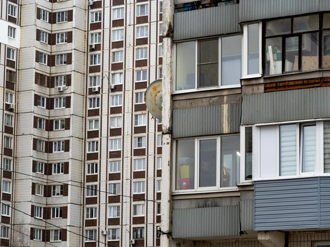 Панельные здания следуют одно за другим | Источник: Кирилл Поверинов / 76.RU