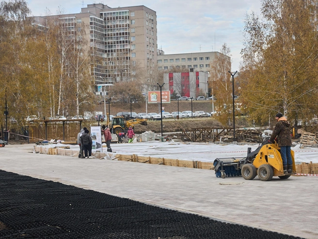 На некоторых участках парка работы по благоустройству продолжаются. | Источник: Александр Ощепков / NGS.RU